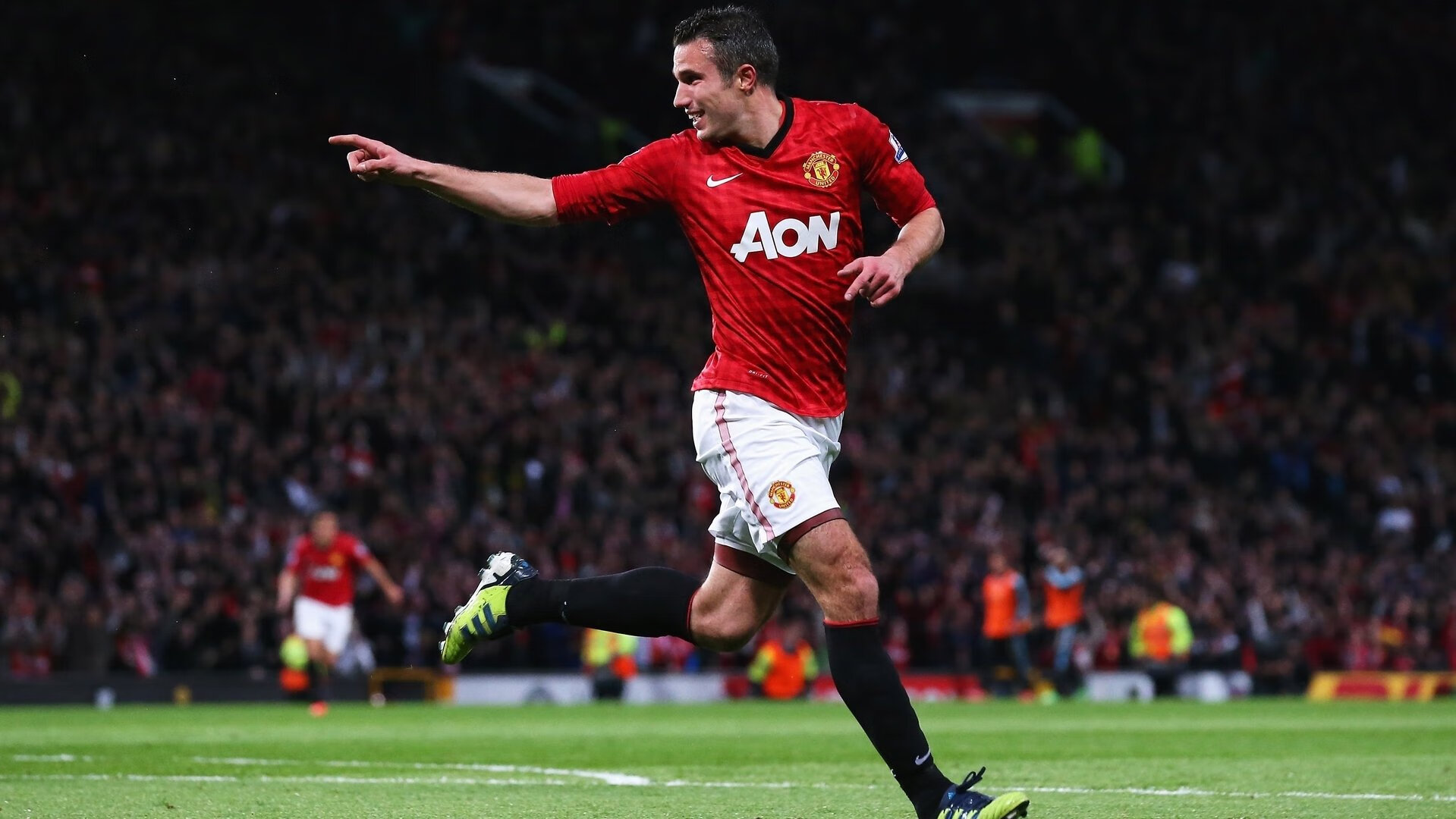 乐鱼官网-中场传球重心变化是否左右整体进攻模式，传中球怎么不停球直接射门